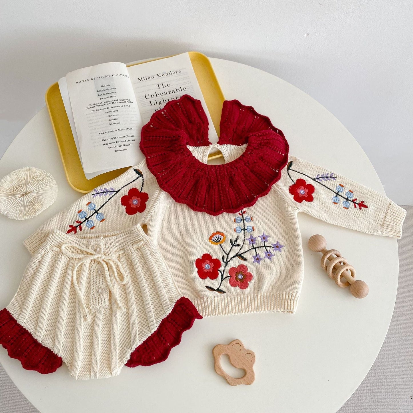 Autumn New Baby Girl Knitted Suit
